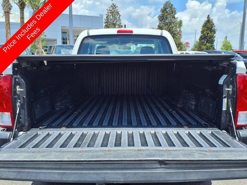 Used 2017 Toyota Tacoma SR AWD/4WD image 15