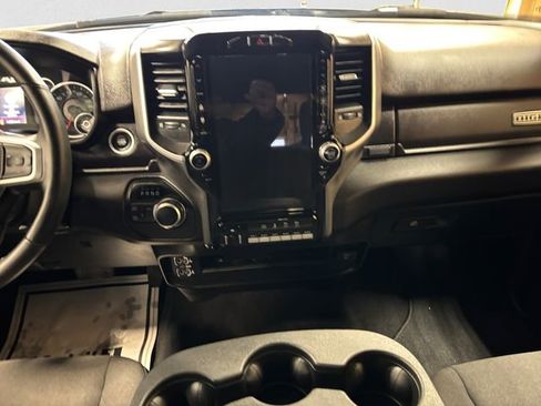 Used 2024 RAM 2500 Big Horn w/ Sport Appearance Package image 12