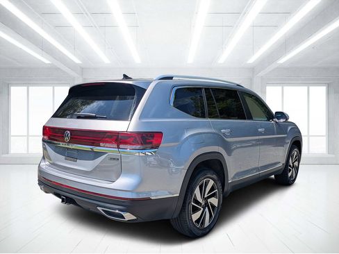 Used 2025 Volkswagen Atlas SEL AWD/4WD image 3