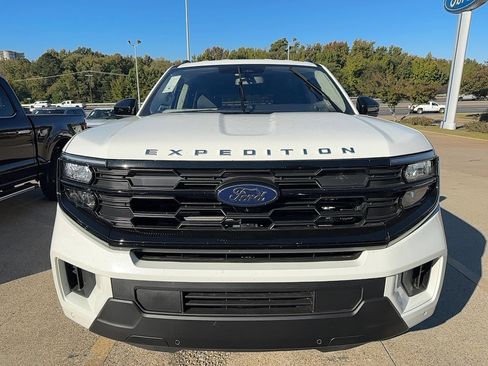 New 2025 Ford Expedition Active image 4