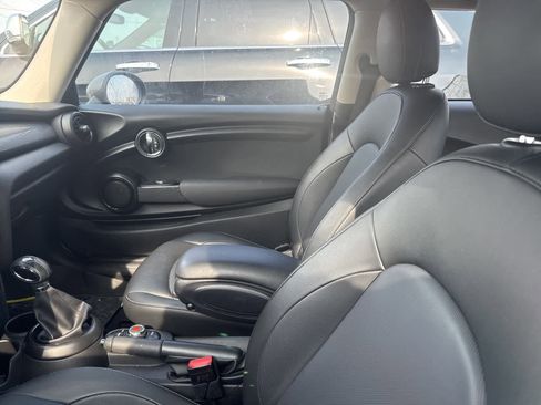 Used 2019 MINI Cooper 2-Door Hardtop image 23