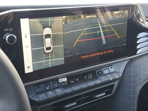 Used 2026 Toyota Camry XLE image 29