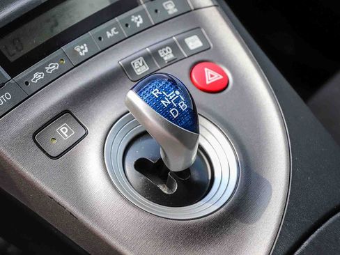 Used 2015 Toyota Prius Two FWD image 21