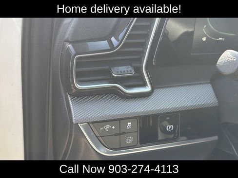 Used 2023 Kia Sportage LX AWD/4WD image 16