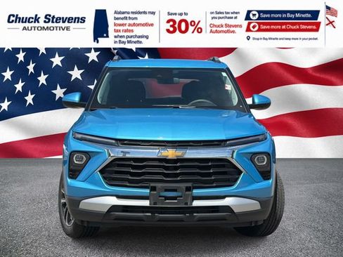 Used 2025 Chevrolet TrailBlazer LT AWD/4WD image 3