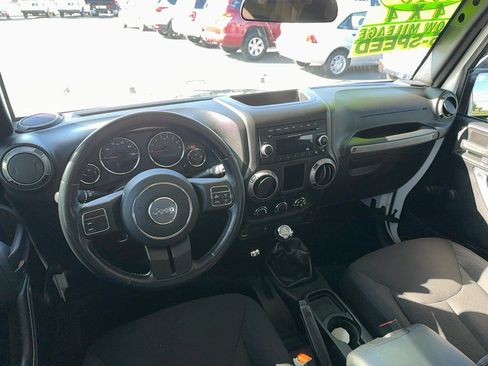 Used 2015 Jeep Wrangler Unlimited Sport AWD/4WD image 12