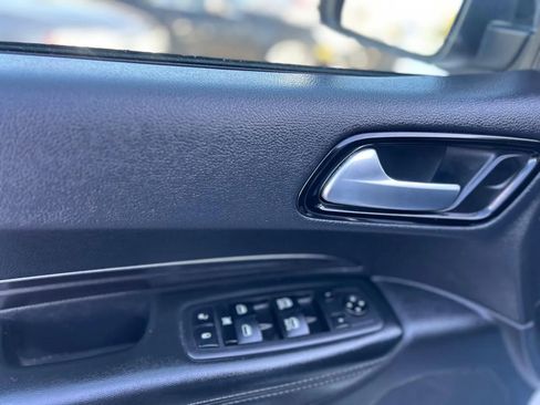 Used 2023 Dodge Durango SXT image 12