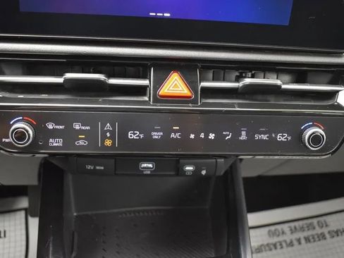 Used 2023 Kia Niro Wind w/ Wind Preserve Package image 32