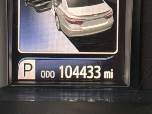 Used 2015 Toyota Camry SE image 17