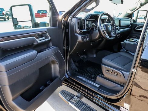 Used 2025 Chevrolet Silverado 2500 LT w/ Convenience Package AWD/4WD image 40