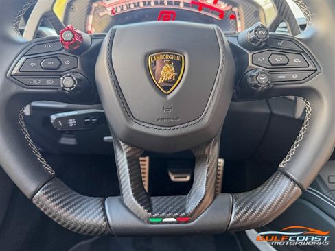 Used 2024 Lamborghini Revuelto AWD/4WD image 32