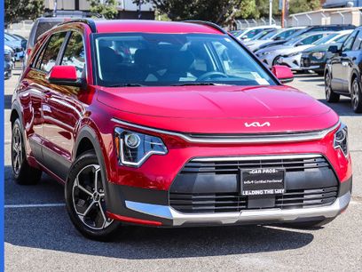Certified 2025 Kia Niro EX