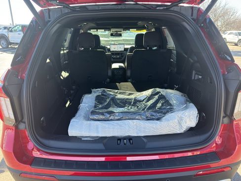 New 2026 Ford Explorer Platinum w/ LUX Leather Package image 12