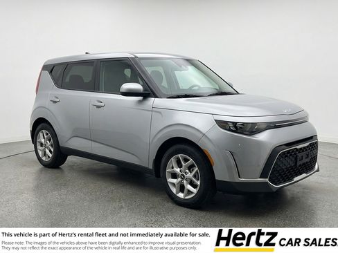 Used 2025 Kia Soul LX w/ LX Technology Package FWD image 1