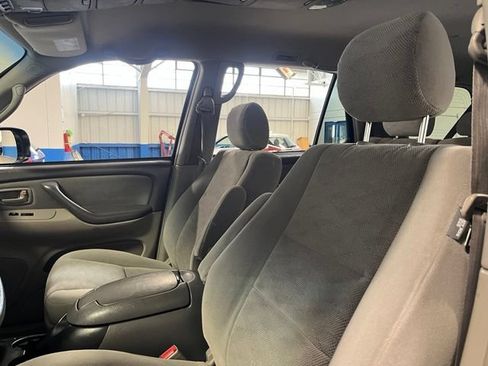 Used 2005 Toyota Sequoia SR5 RWD image 22