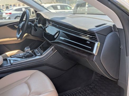 Used 2022 Audi Q8 Premium Plus w/ Premium Plus Package image 39