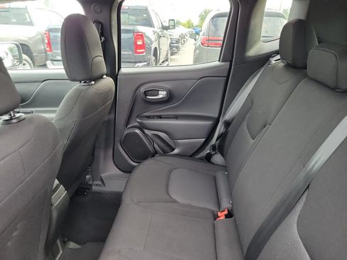 Used 2023 Jeep Renegade Latitude AWD/4WD image 19