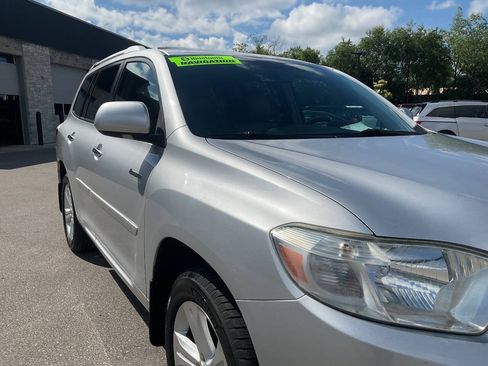 Used 2010 Toyota Highlander Limited AWD/4WD image 11