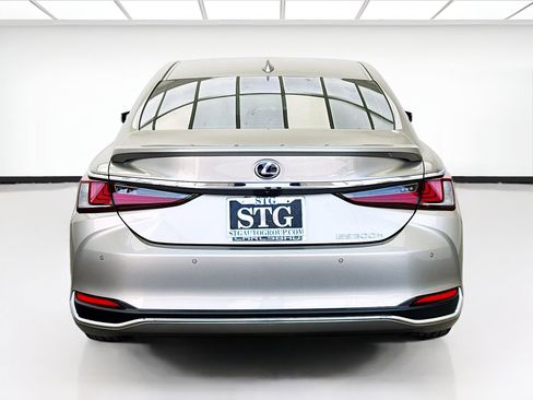 Used 2021 Lexus ES 300h w/ Accessory Package FWD image 5