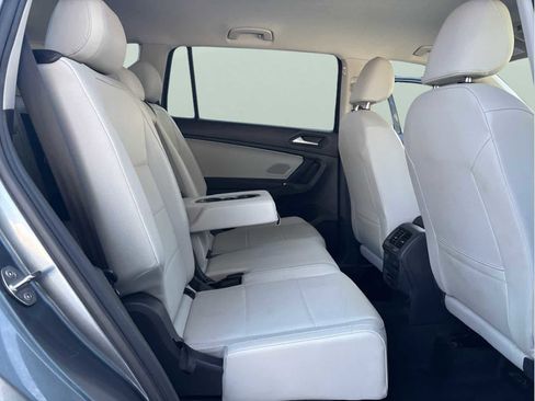 Certified 2020 Volkswagen Tiguan SE image 25