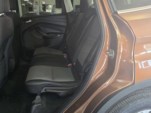 Used 2017 Ford Escape SE w/ Equipment Group 201A FWD image 11