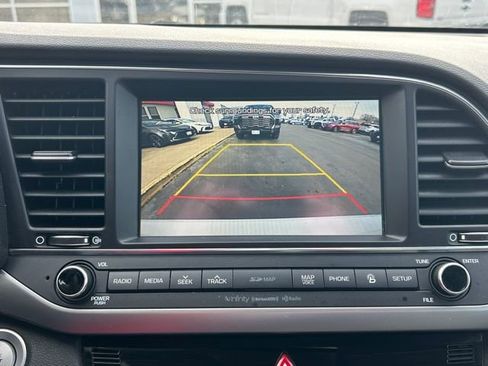 Used 2017 Hyundai Elantra Limited w/ Limited Tech Package 04 image 44