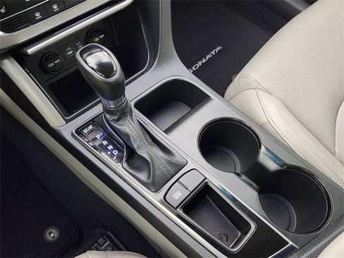 Used 2016 Hyundai Sonata Limited image 21