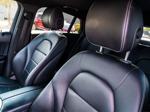 Used 2018 Mercedes-Benz GLC 300 4MATIC Coupe image 13