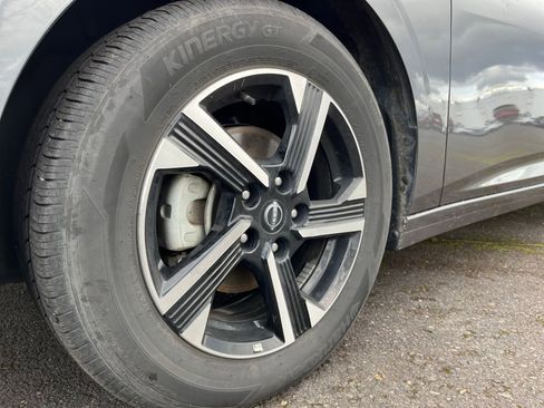 Used 2025 Nissan Sentra SV image 28