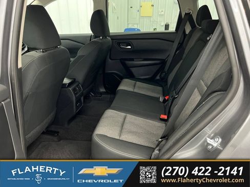 Used 2025 Nissan Rogue SV FWD image 11