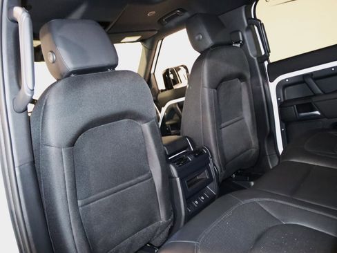Used 2025 Land Rover Defender 110 S image 57