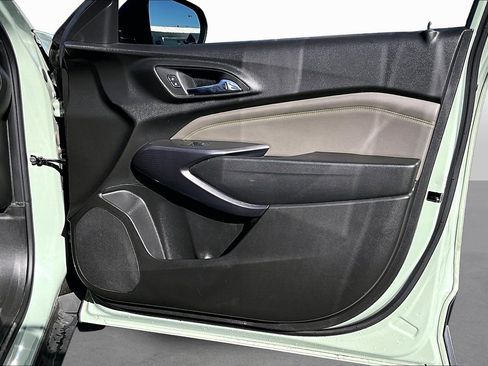 Used 2025 Chevrolet Trax ACTIV w/ Driver Confidence Package image 16