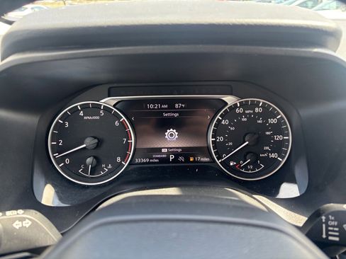 Used 2025 Nissan Rogue SV FWD image 42