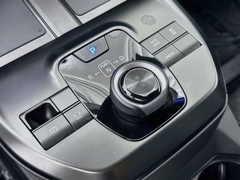 Certified 2026 Toyota C-HR AWD/4WD image 18