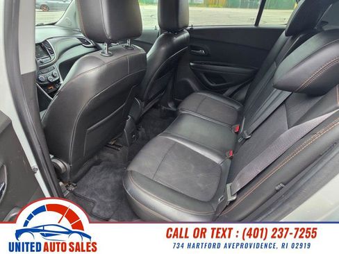 Used 2019 Chevrolet Trax LT w/ LT Convenience Package FWD image 10