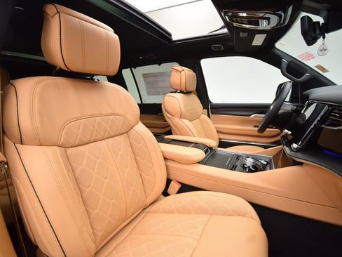 New 2026 Jeep Grand Wagoneer Summit AWD/4WD image 18