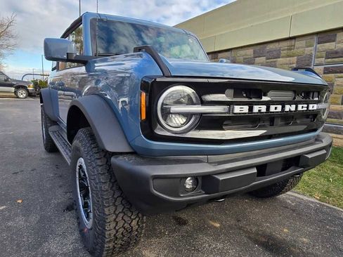 New 2025 Ford Bronco Outer Banks w/ Sasquatch Package AWD/4WD image 37