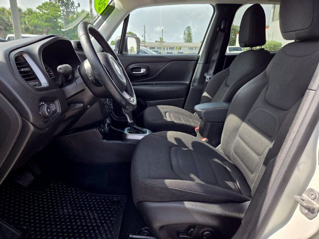 Used 2022 Jeep Renegade Latitude w/ Convenience Group AWD/4WD image 13