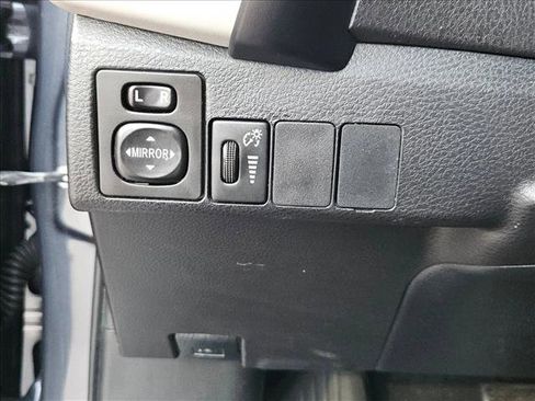 Used 2018 Toyota Corolla LE image 13