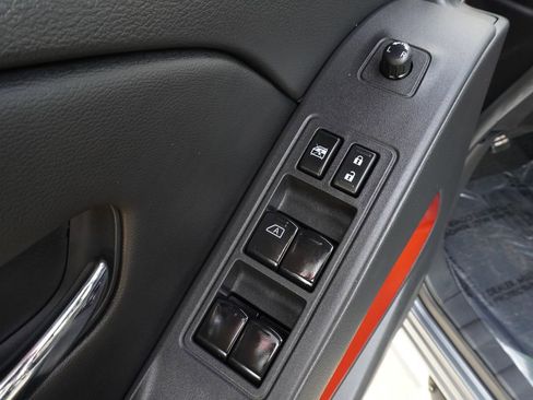 Used 2025 Nissan Frontier Pro-X image 15