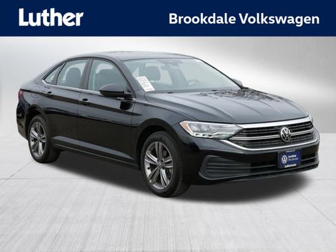 Certified 2022 Volkswagen Jetta SE w/ Panoramic Sunroof Package image 1