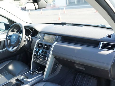 Used 2019 Land Rover Discovery Sport SE AWD/4WD image 19