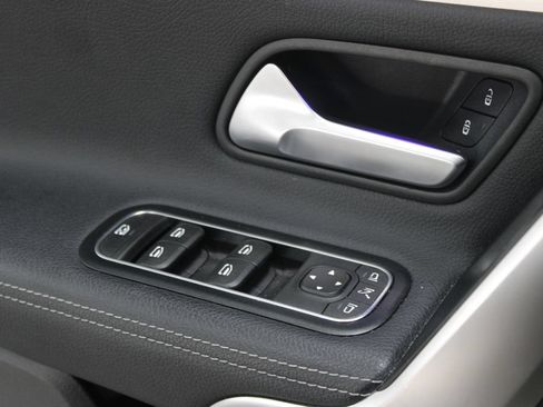 Used 2025 Mercedes-Benz CLA 250 image 37
