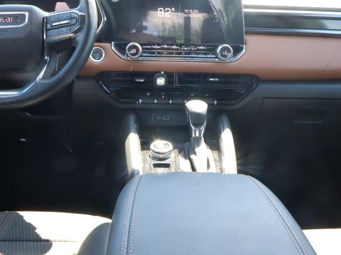 Used 2024 GMC Canyon AT4 w/ Canyon Safety Plus Package AWD/4WD image 12
