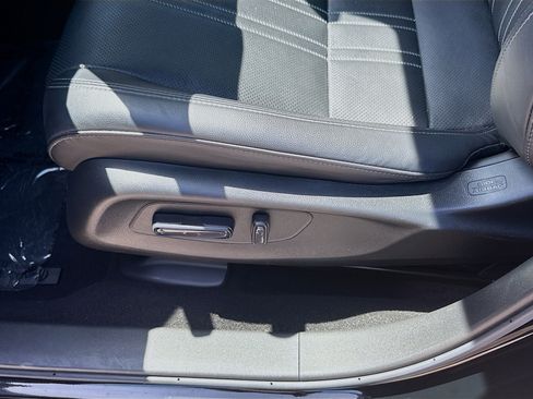Used 2024 Honda HR-V EX-L image 17