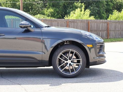 Certified 2025 Porsche Macan image 10