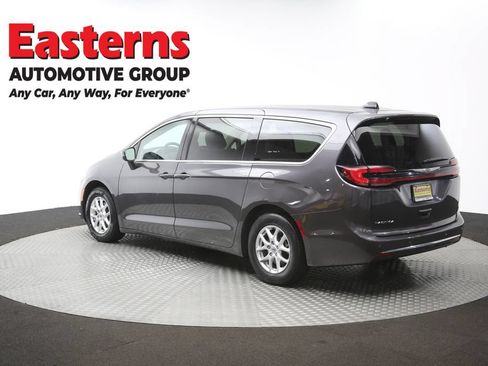 Used 2023 Chrysler Pacifica Touring-L FWD image 65