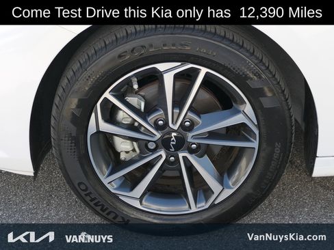 Used 2023 Kia Forte LXS image 9