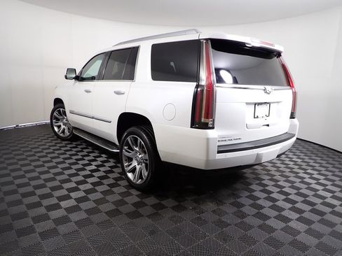 Used 2016 Cadillac Escalade Luxury image 15