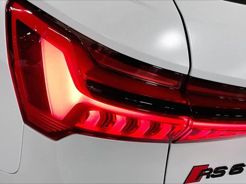 Used 2025 Audi RS 6 performance image 27